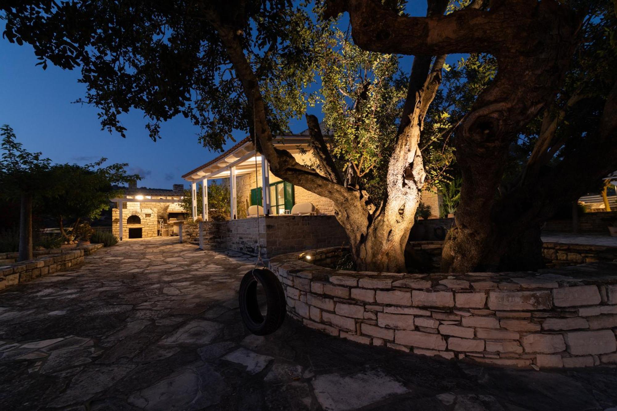 Carob Villa Moirai Exterior photo