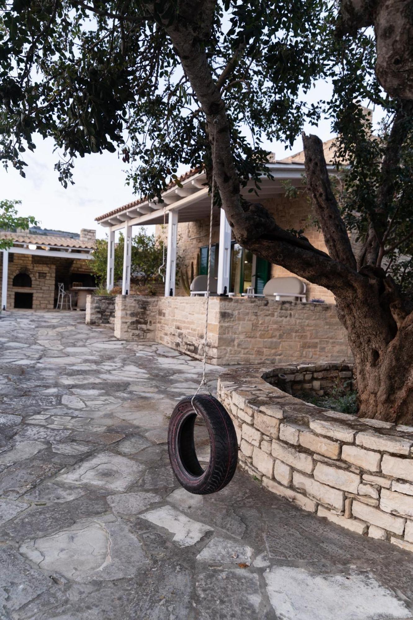 Carob Villa Moirai Exterior photo