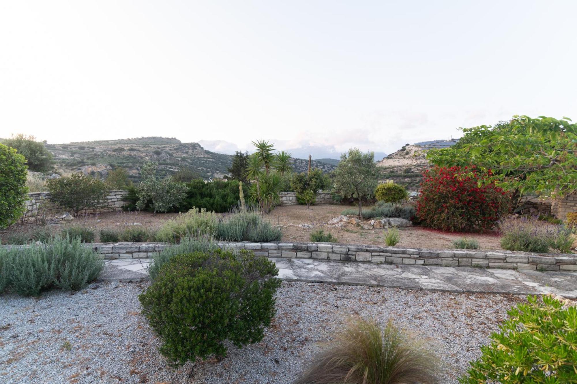 Carob Villa Moirai Exterior photo