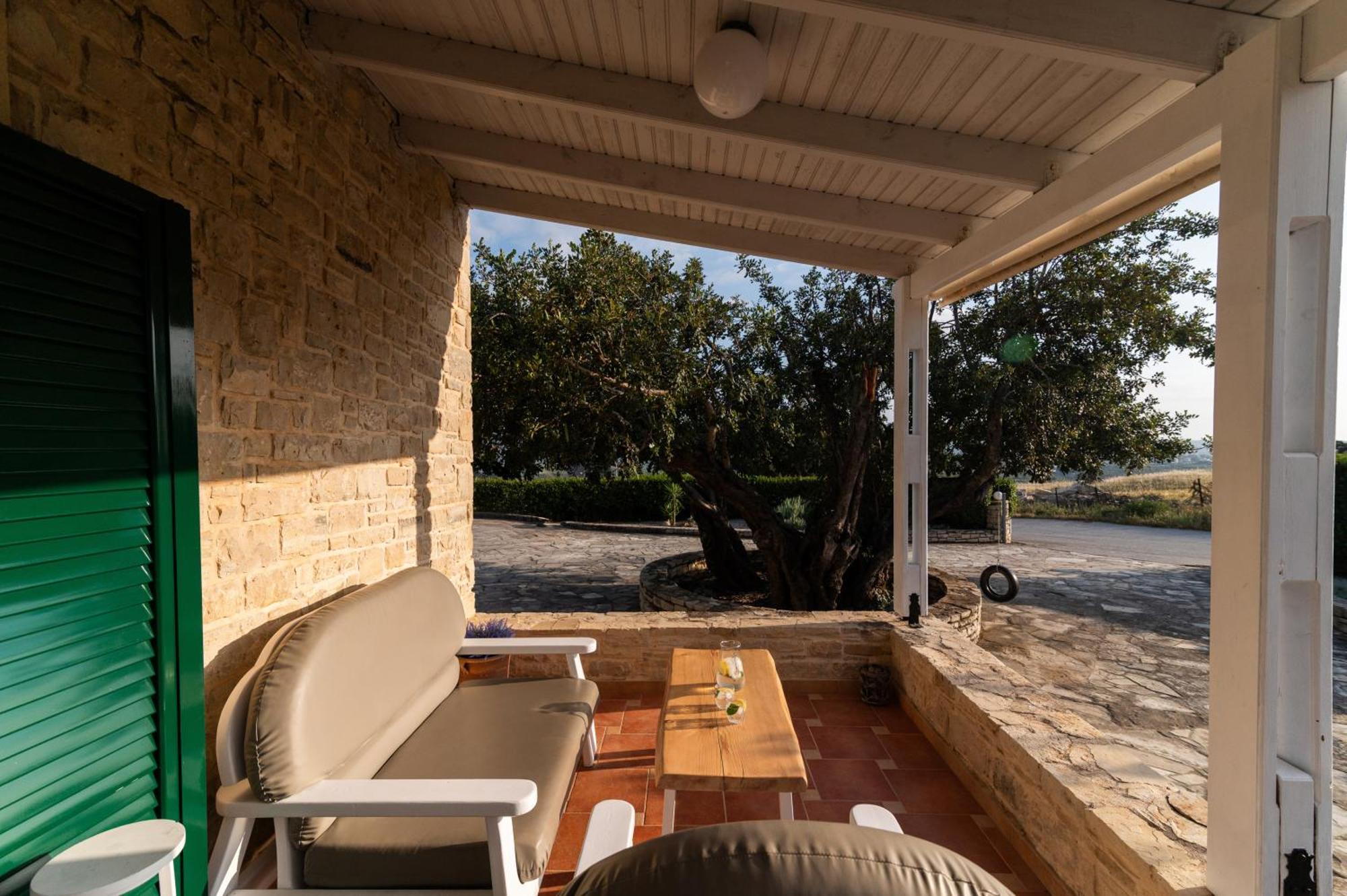 Carob Villa Moirai Exterior photo