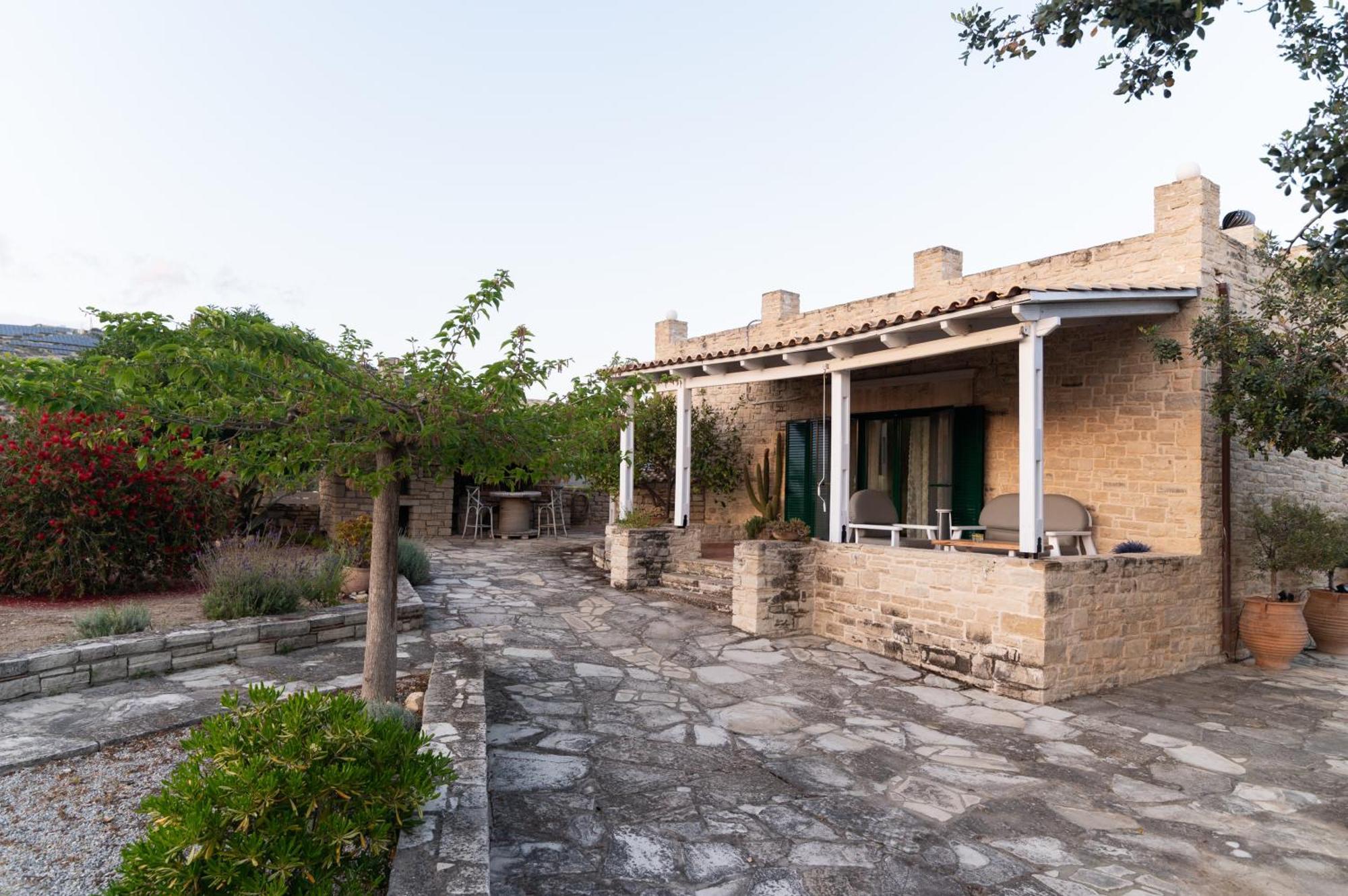Carob Villa Moirai Exterior photo