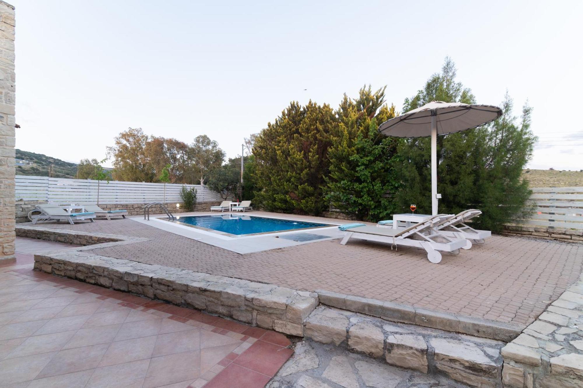 Carob Villa Moirai Exterior photo