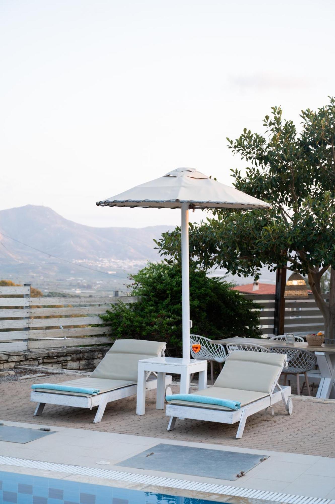 Carob Villa Moirai Exterior photo